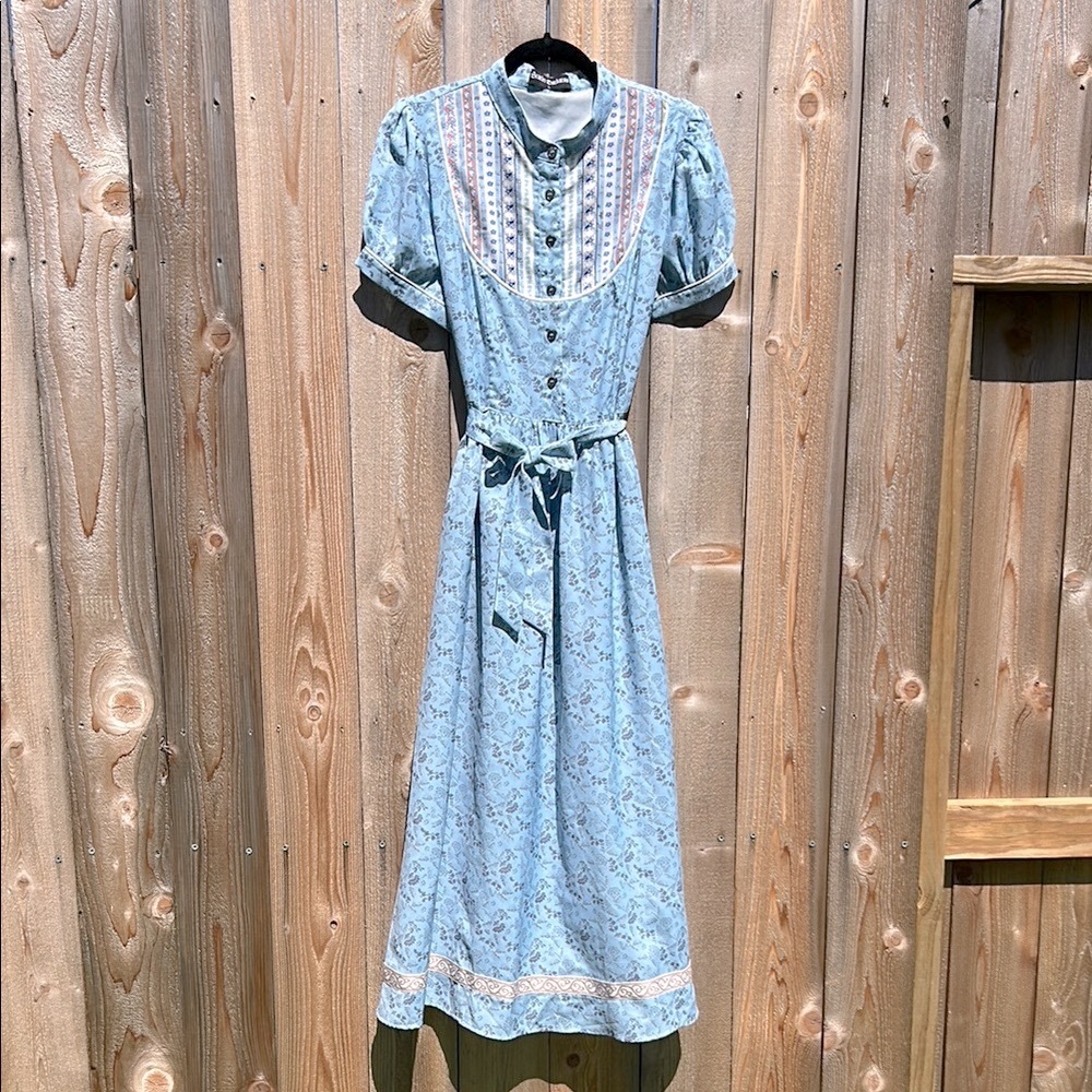 ✅Scarlet Darkness button-front prairie midi dress